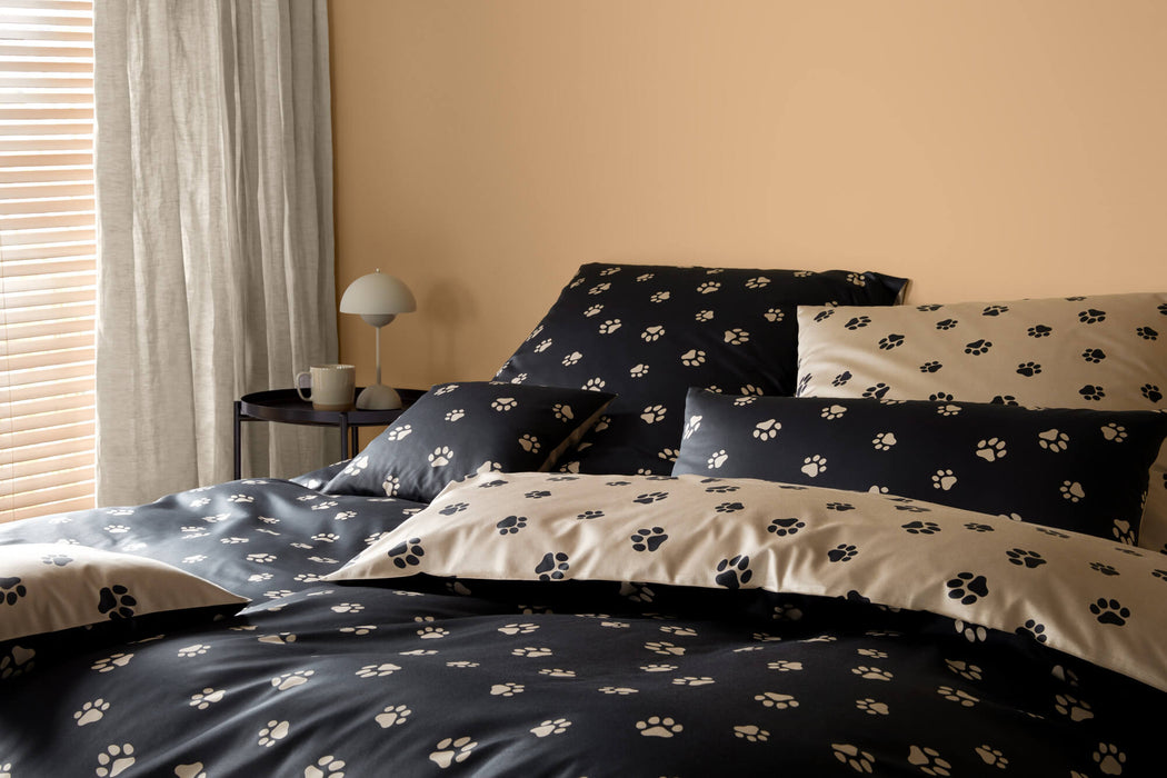 Mako Satin Wende Bettwäsche Paws mit Hundepfoten Motiv